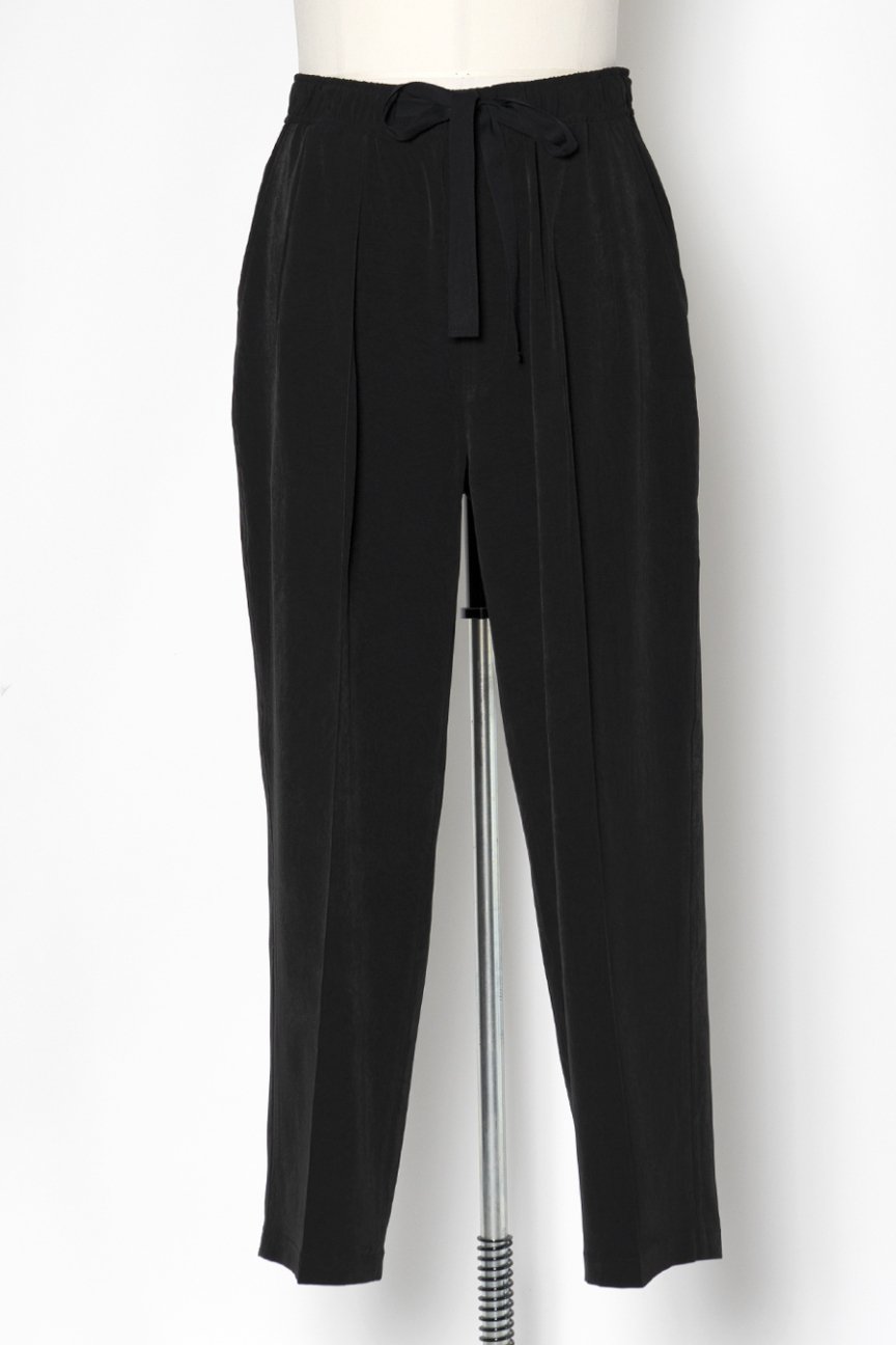 EASY TROUSERS / BLACK ¥37,000円(税込40,700円)